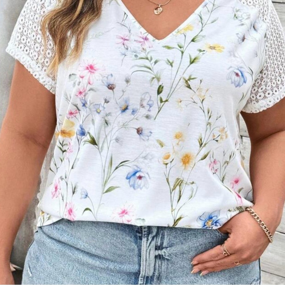 White Floral V-Neck Lace Sleeve Blouse